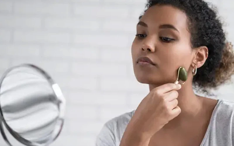 If your skin is prone to acne  should you use a jade roller