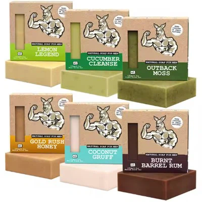 Bar de savon blanchissant les hommes de procédure froide